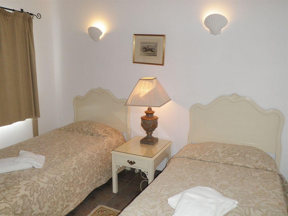 Waterside Village Apartments Luz Extérieur photo